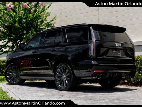 Used 2025 Cadillac Escalade V AWD/4WD image 32