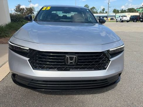Used 2025 Honda Accord Sport image 3
