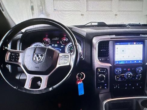 Used 2022 RAM 1500 Express w/ Ceramic Grey Express Package AWD/4WD image 7