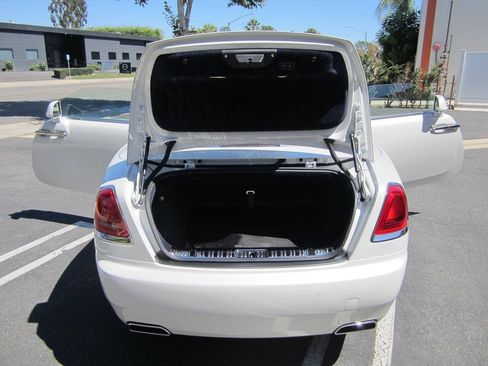 Used 2016 Rolls-Royce Dawn RWD image 11