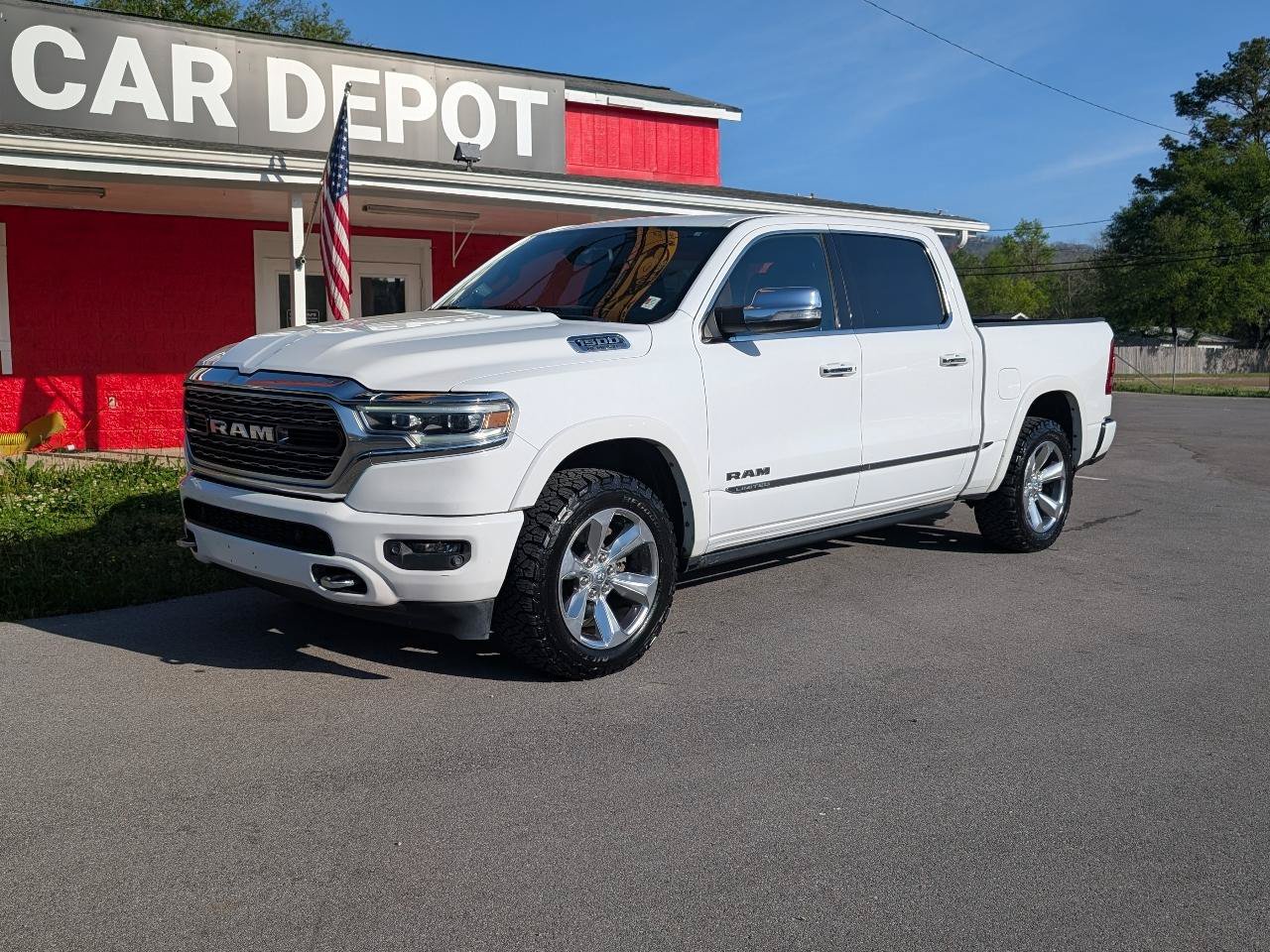 Used 2020 RAM 1500 Limited w/ Body Color Bumper Group AWD/4WD image 2