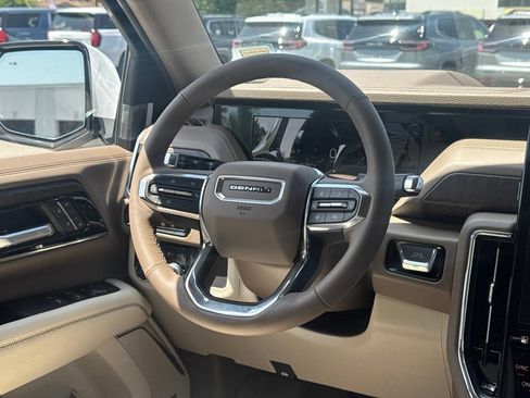 New 2026 GMC Yukon Denali w/ LPO, Floor Liner Package AWD/4WD image 14