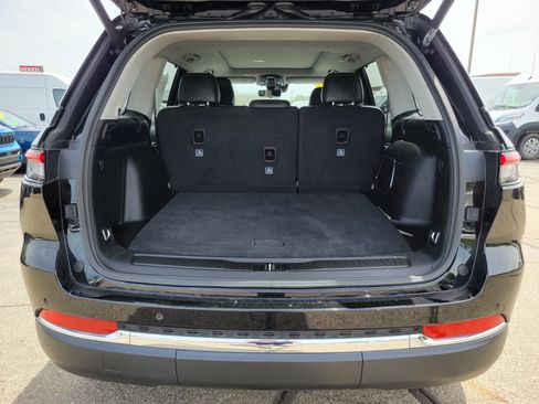 Used 2023 Jeep Grand Cherokee 4WD 4xe w/ Luxury Tech Group II image 24