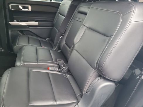 Certified 2022 Ford Explorer XLT w/ Equipment Group 202A image 13