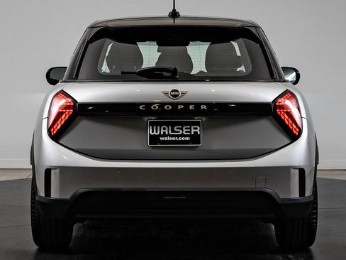 Certified 2026 MINI Cooper 4-Door Hardtop FWD image 7