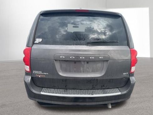 Used 2018 Dodge Grand Caravan SXT image 4