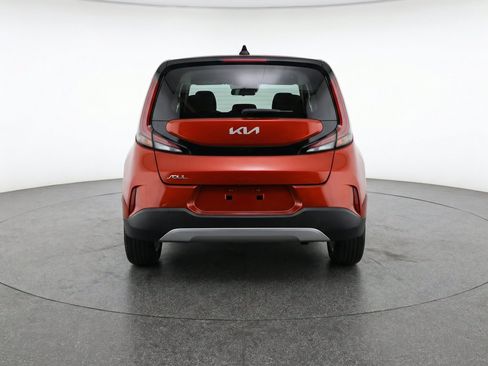 Used 2025 Kia Soul LX w/ LX Technology Package FWD image 7