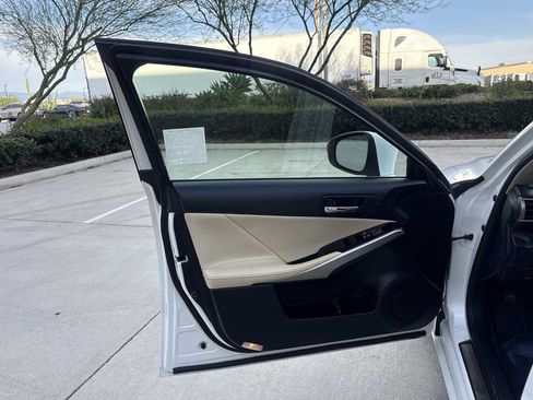 Used 2015 Lexus IS 250 RWD image 19