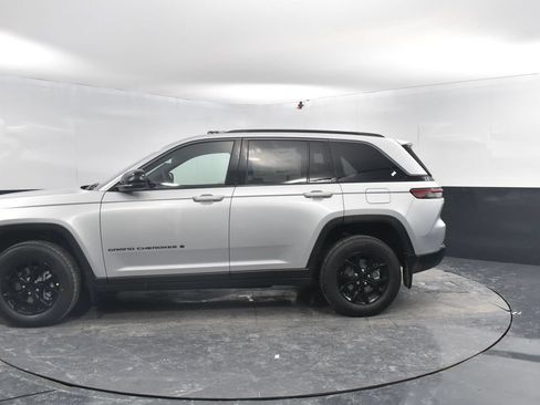 New 2026 Jeep Grand Cherokee Altitude AWD/4WD image 4