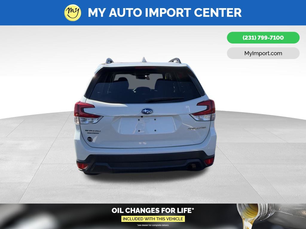 Used 2022 Subaru Forester Premium AWD/4WD image 6