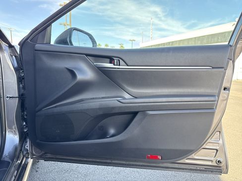 Used 2023 Toyota Camry SE image 33