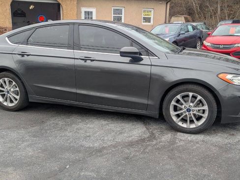 Used 2020 Ford Fusion SE image 7