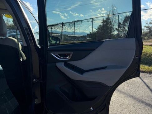 Used 2021 Subaru Forester Premium image 18