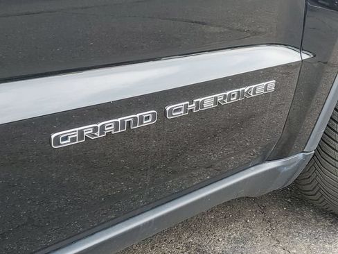 Used 2019 Jeep Grand Cherokee Limited AWD/4WD image 30