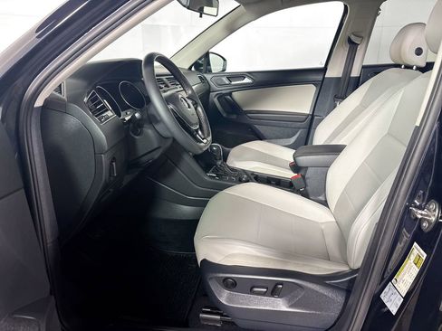 Used 2021 Volkswagen Tiguan SE image 11