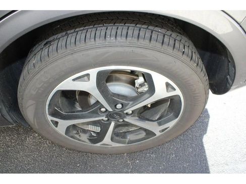 Used 2024 Ford Escape ST-Line Select w/ Tech Pack #2 image 9