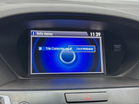 Used 2015 Acura TLX image 9