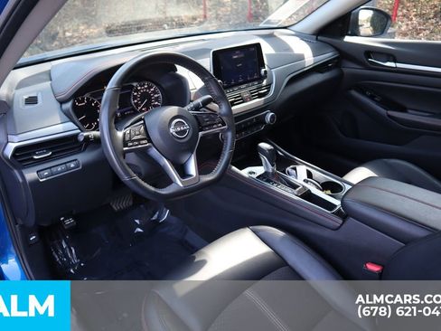 Used 2025 Nissan Altima 2.5 SR FWD image 10
