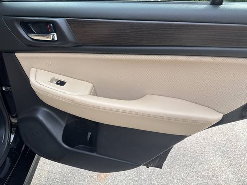 Used 2017 Subaru Legacy 2.5i Limited AWD/4WD image 23