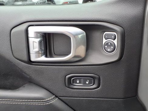 Used 2021 Jeep Wrangler Unlimited Sahara w/ Cold Weather Group image 23