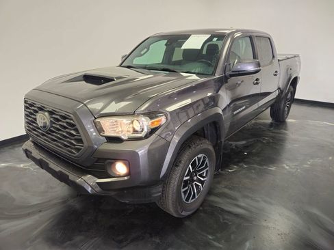 Used 2020 Toyota Tacoma TRD Sport AWD/4WD image 17