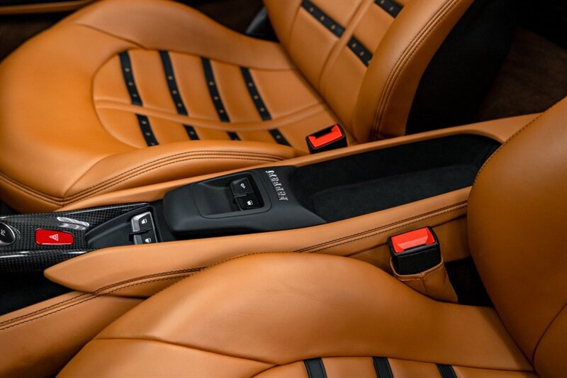 Used 2021 Ferrari F8 Tributo RWD image 32