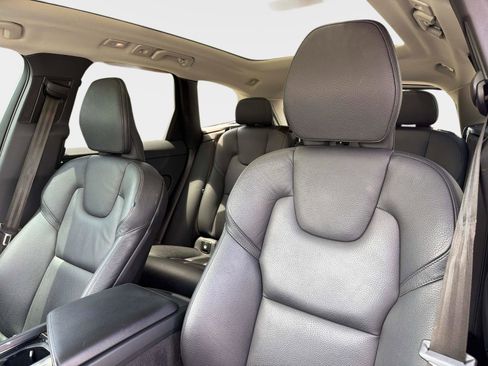 Used 2024 Volvo XC60 B5 Plus AWD/4WD image 19
