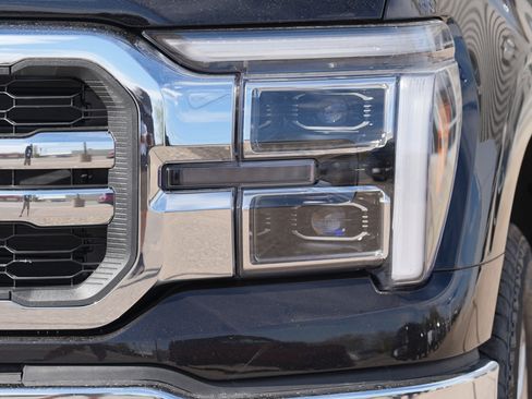 Used 2025 Ford F150 Lariat w/ Equipment Group 501A Mid AWD/4WD image 12