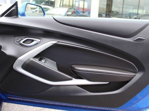 Used 2018 Chevrolet Camaro LT image 9