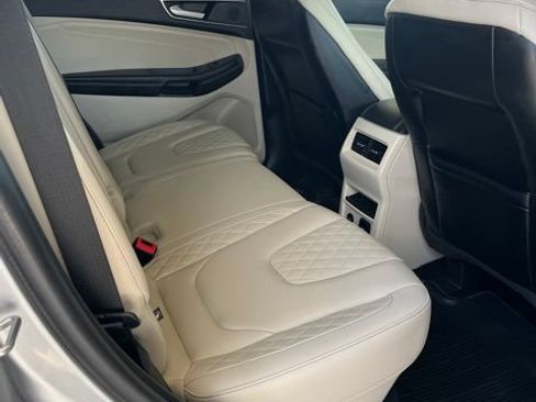 Used 2024 Ford Edge Titanium AWD/4WD image 12