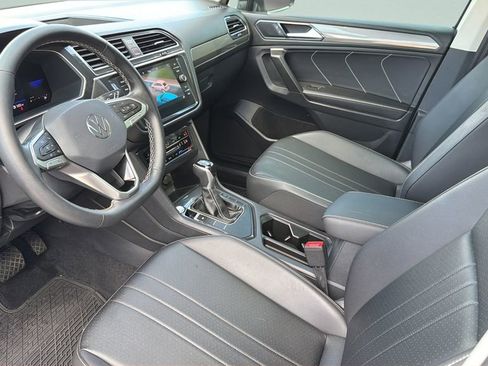 Certified 2023 Volkswagen Tiguan SE w/ Panoramic Sunroof Package FWD image 29