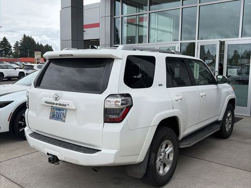 Certified 2018 Toyota 4Runner SR5 AWD/4WD image 3