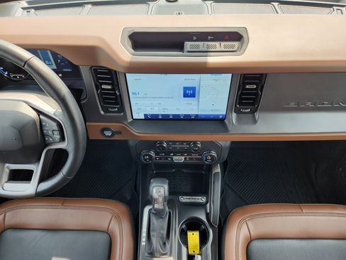 Used 2024 Ford Bronco Outer Banks image 17