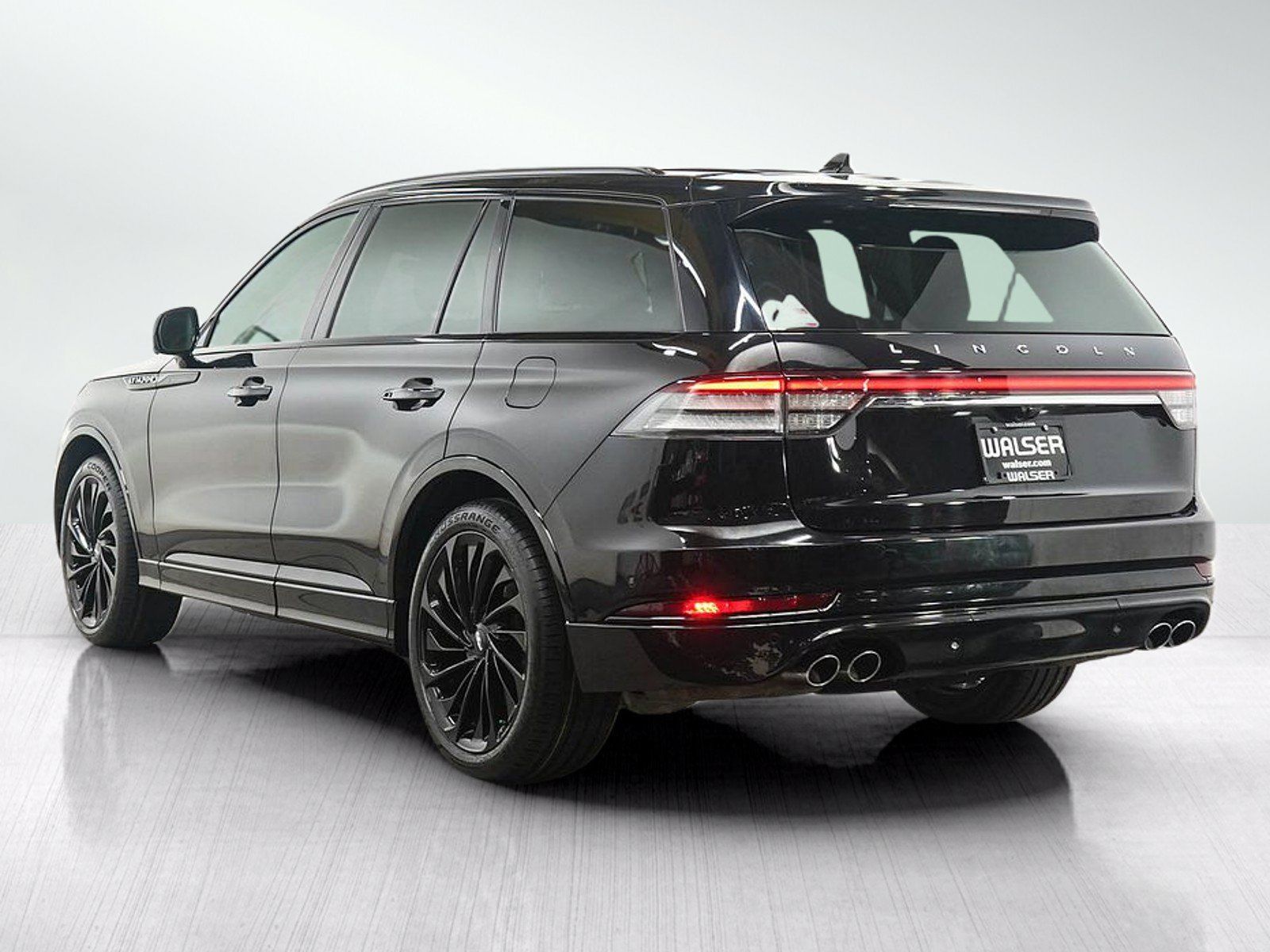Used 2023 Lincoln Aviator Reserve w/ Equipment Group 201A AWD/4WD image 3