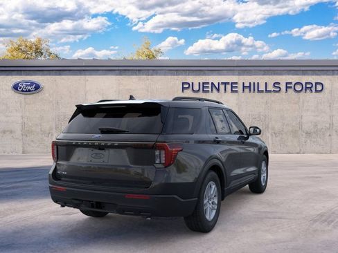 New 2026 Ford Explorer Active RWD image 8