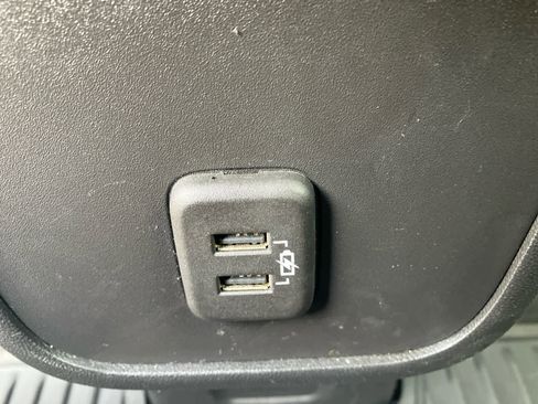 Used 2022 Chevrolet Equinox RS w/ RS Leather Package FWD image 37