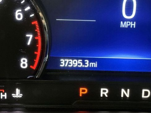 Used 2023 Ford Explorer XLT AWD/4WD image 13