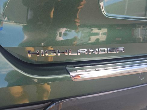 Used 2024 Toyota Highlander Limited image 15