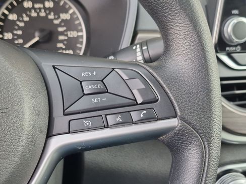 Used 2024 Nissan Altima 2.5 SV FWD image 19
