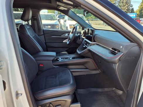 Certified 2025 Ford Explorer ST image 5