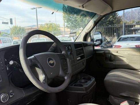 Used 2012 Chevrolet Express 2500 RWD image 11
