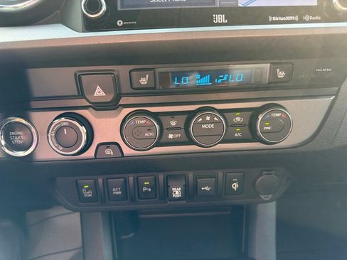 Used 2021 Toyota Tacoma TRD Sport w/ TRD Premium Sport Package AWD/4WD image 18