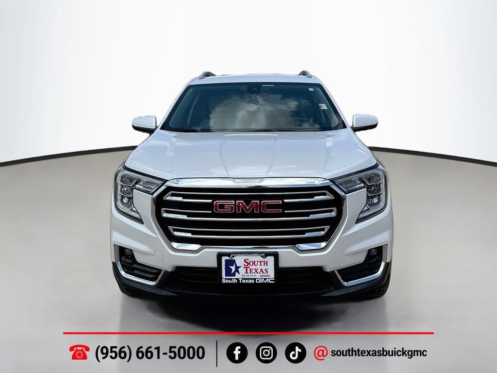 Used 2023 GMC Terrain SLT w/ Infotainment Package II FWD image 2