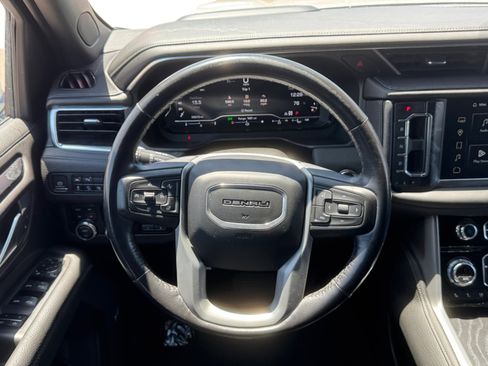 Used 2022 GMC Yukon Denali w/ Denali Ultimate Package AWD/4WD image 13