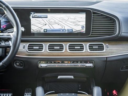 Certified 2025 Mercedes-Benz GLS 450 4MATIC image 22
