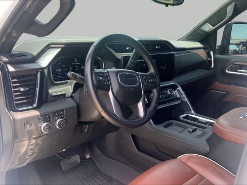 Certified 2025 GMC Sierra 2500 Denali Ultimate AWD/4WD image 17