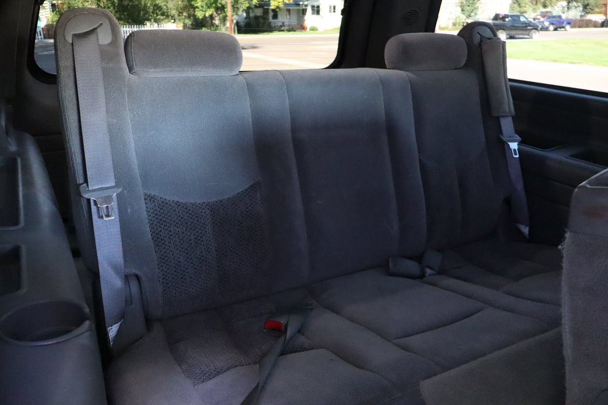 Used 2004 Chevrolet Suburban LS w/ Preferred Equipment Group AWD/4WD image 21