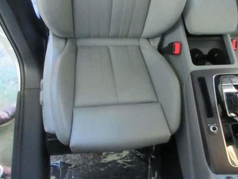 Used 2024 Audi Q5 2.0T Premium Plus w/ Premium Plus Package AWD/4WD image 30
