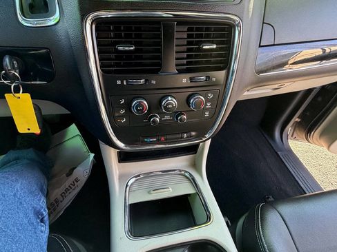 Used 2019 Dodge Grand Caravan SXT image 20