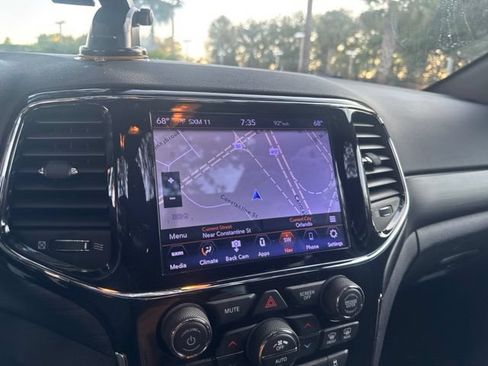 Used 2021 Jeep Grand Cherokee Laredo X AWD/4WD image 17